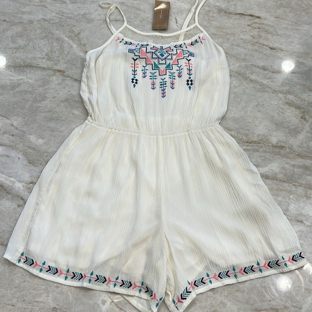 NEW White Flying Tomato Boho Embroidered Romper‎ w Pink, Teal & Blue | Small